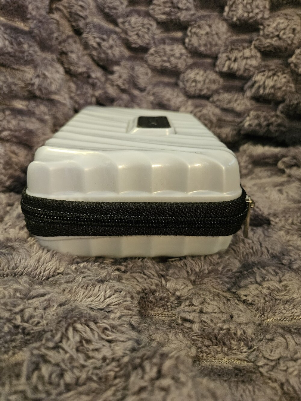 TUMI For Delta Silver Gray Hard Shell Cosmetic Case - Picture 3 of 6